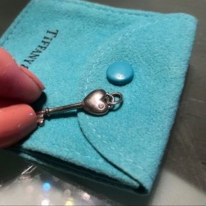 💜RARE/RETIRED💜Tiffany Heart key pendant💎